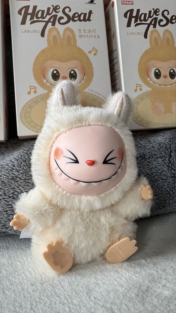 Labubu Maskotka Pluszak  Have a Seat The Monsters
