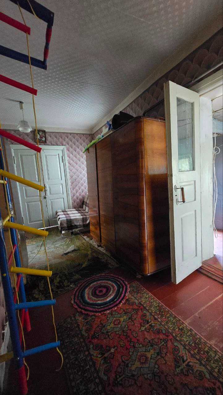 Продається будинок у районі центрального ринку.