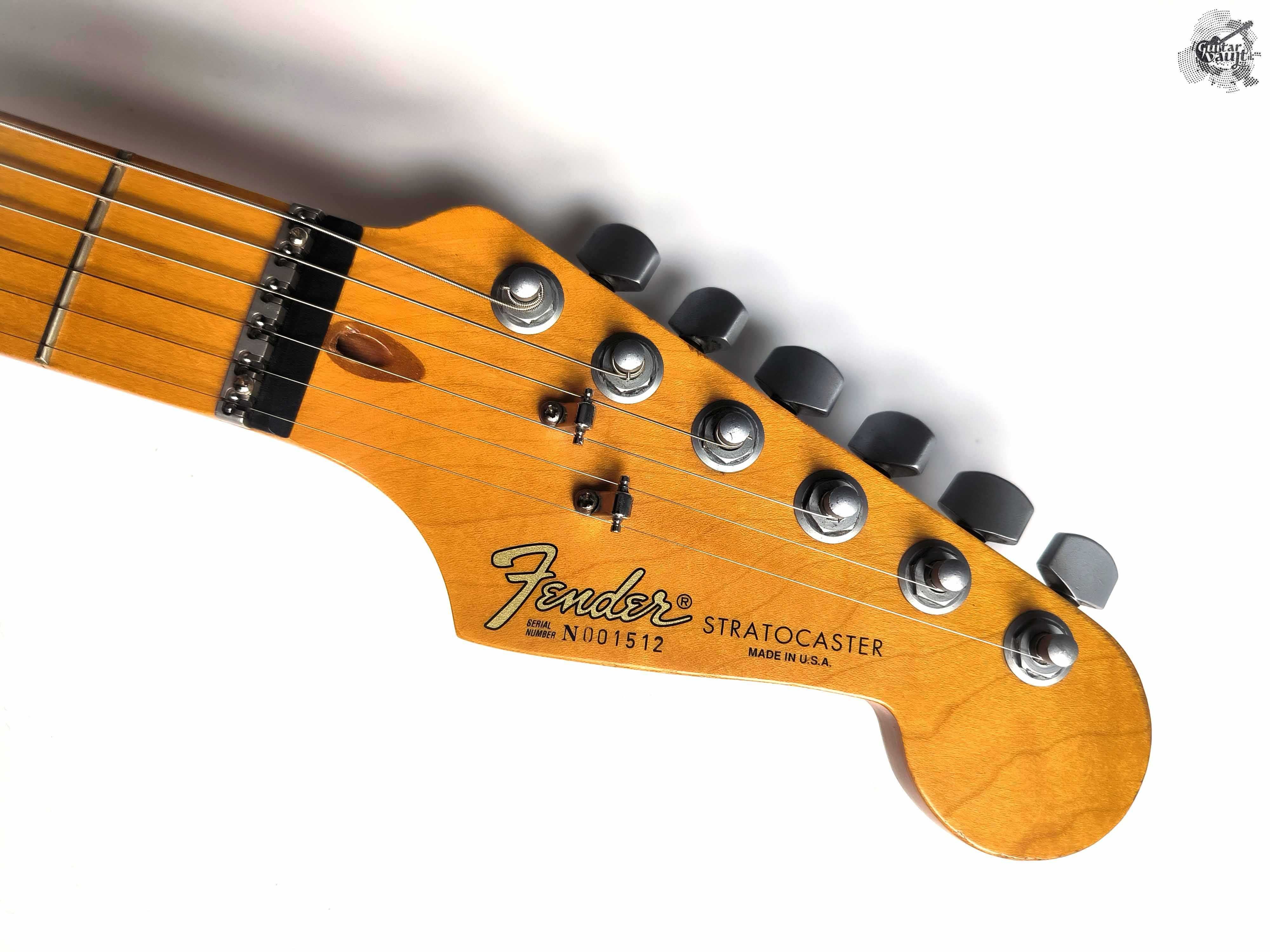 Fender® American Plus Stratocaster® '1990 Black w/case