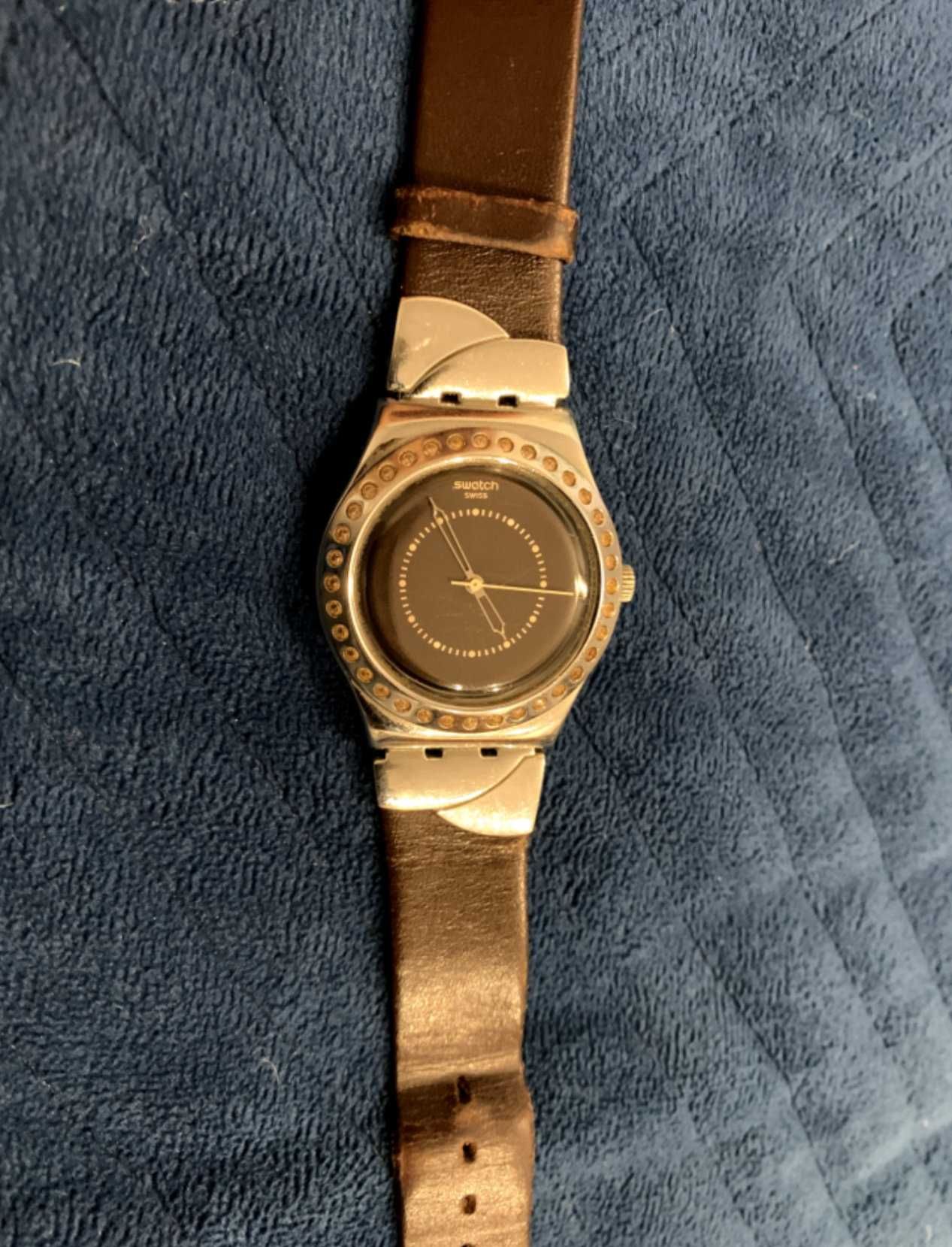 Ładny markowy zegarek damski  Swatch Irony z cyrkoniami - 120 zł