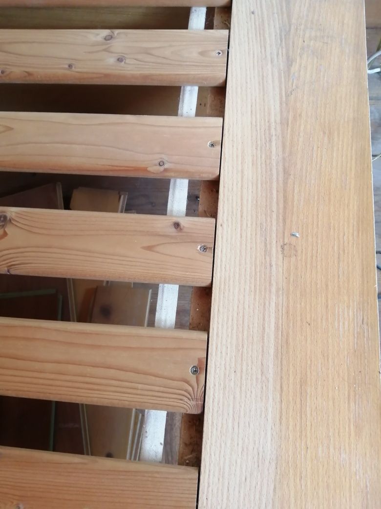 Cama com estrado para colchão de 160 x 200 cm