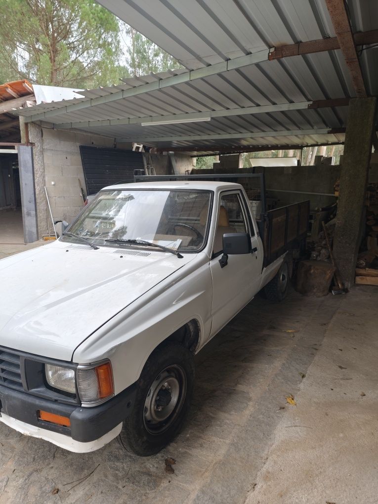 Carrinha de caixa aberta Toyota