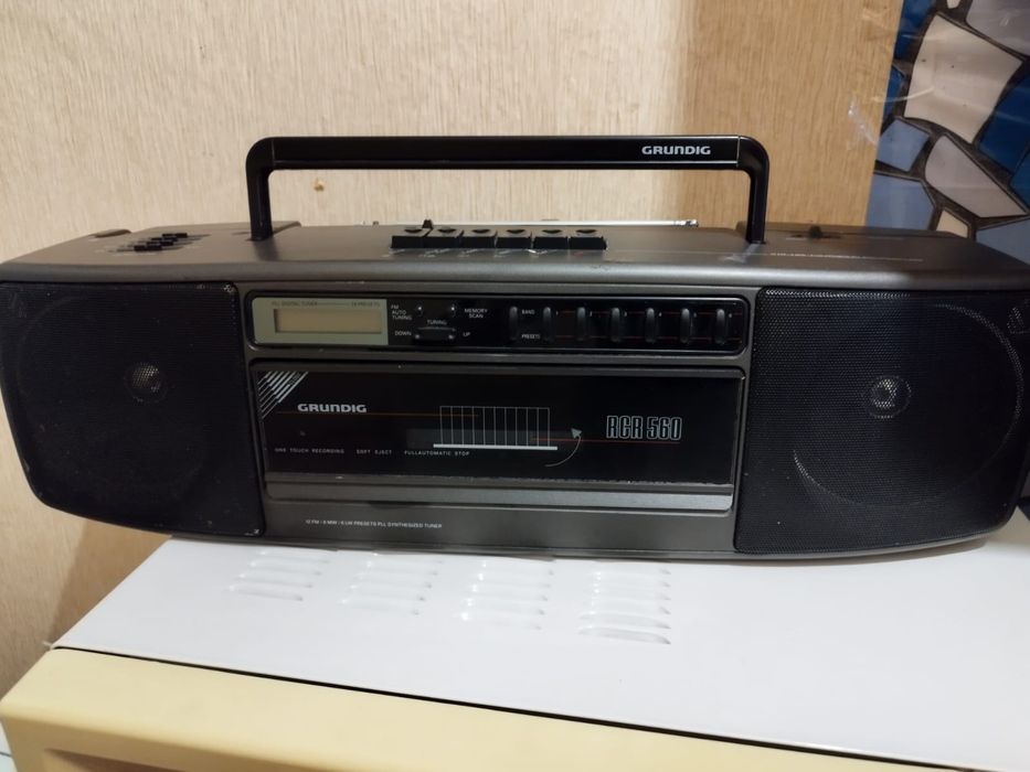 Радіо-магнітола Grundig RCR 560