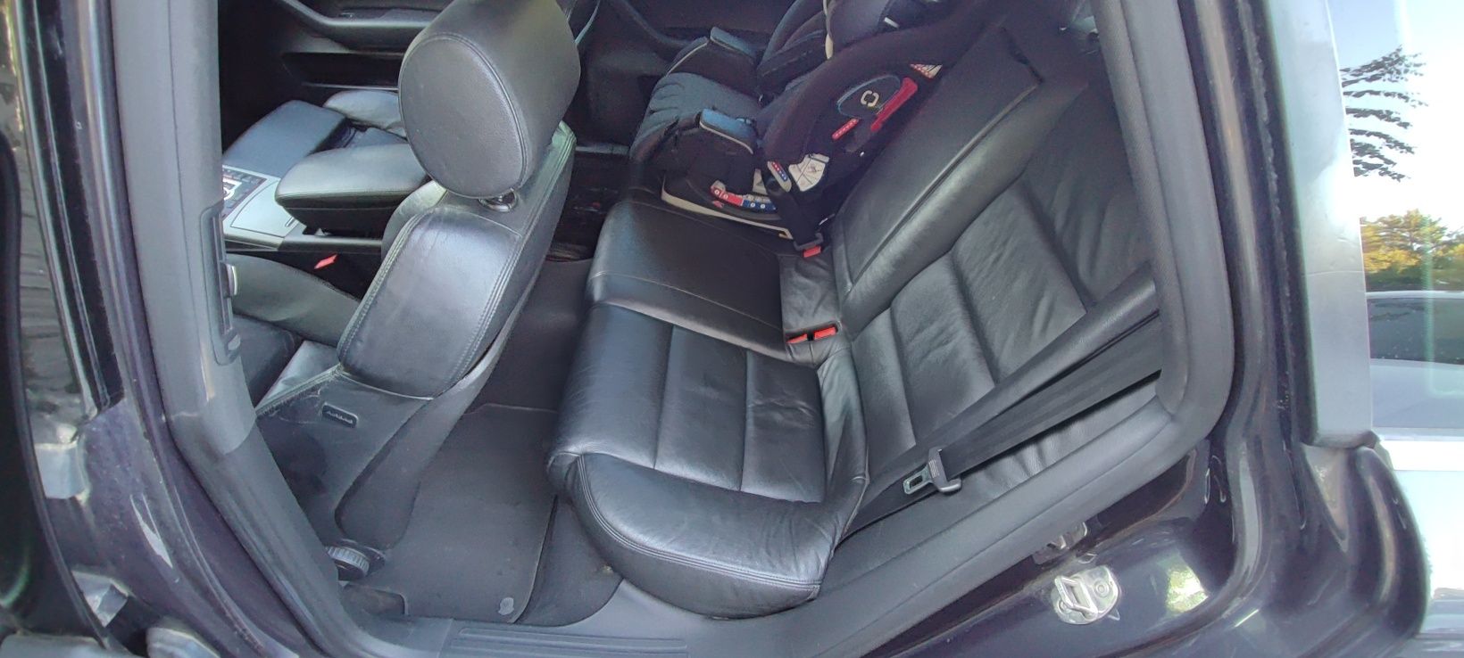 Audi A6 3.0 233  , Quattro , Automat ,Alu , Xenon  .
