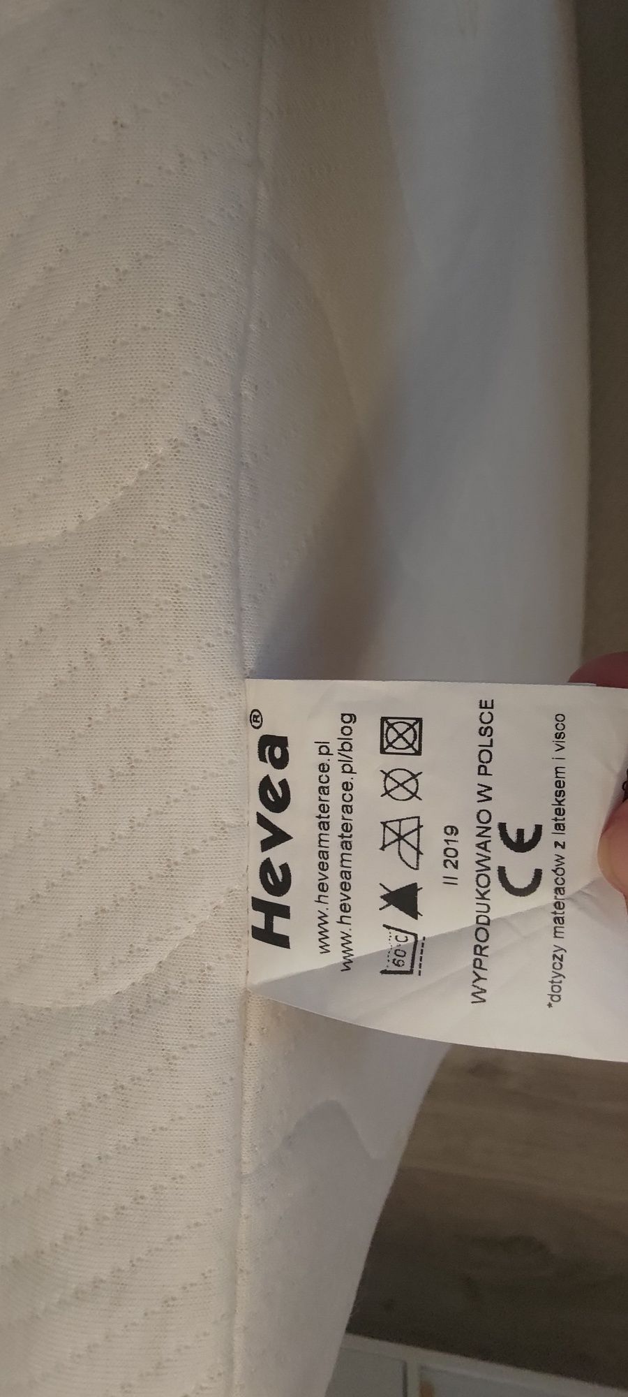 Łóżko tipi wraz z materacem i stelażem