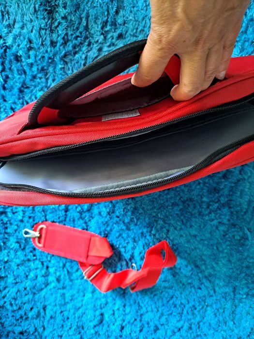 Mala para portátil marca Metrik. Nova, com etiqueta.  40 x 30 cm