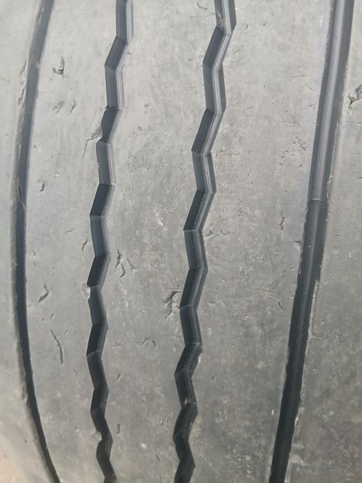 Грузові шини бу 385/65/R22.5