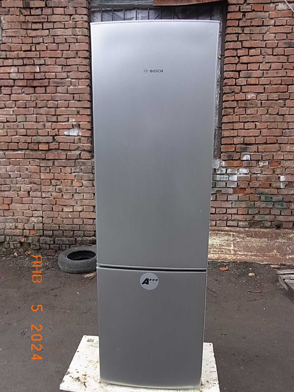 Холодильник BOSCH  199X60 cм  MIELLE ( Goreje - чорний )  з Німеччини