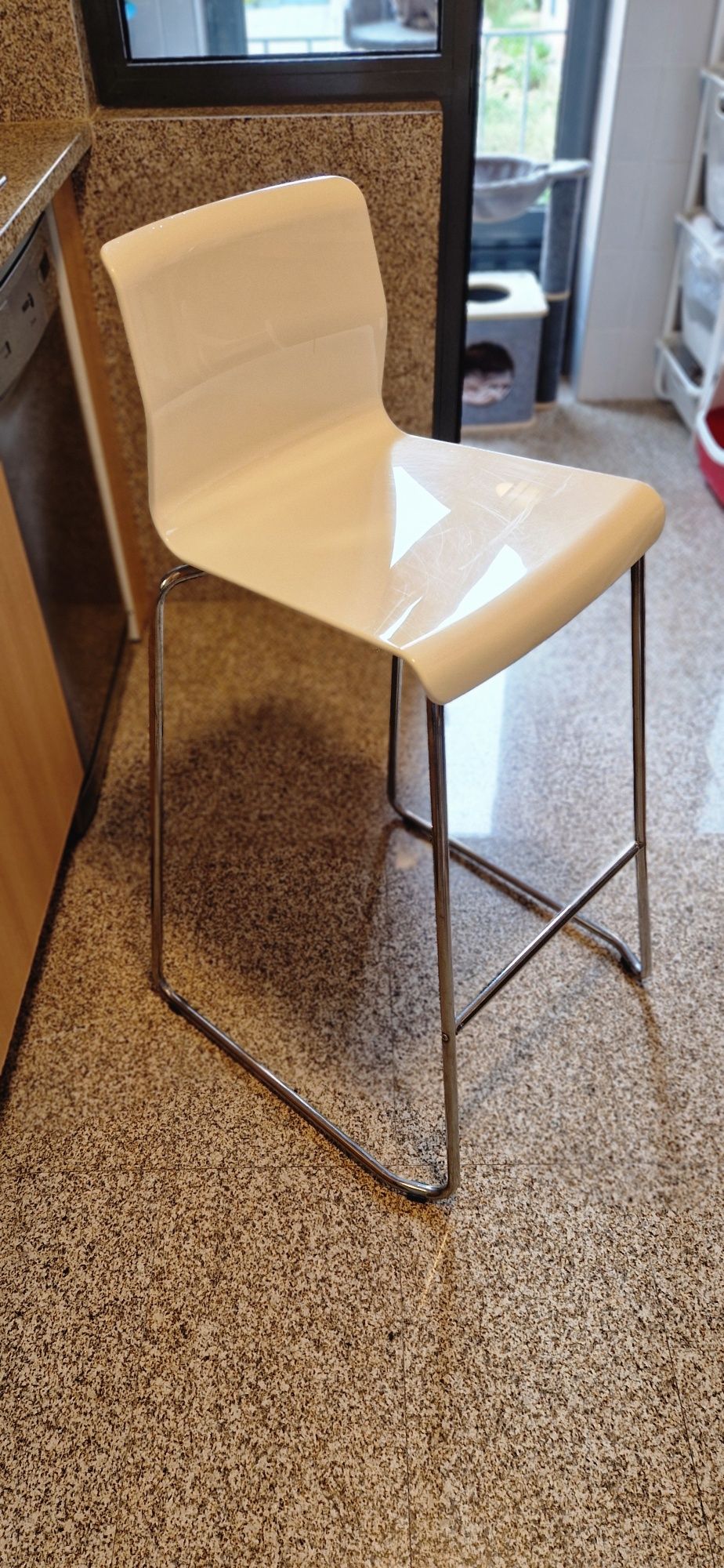 2 cadeiras altas ikea
