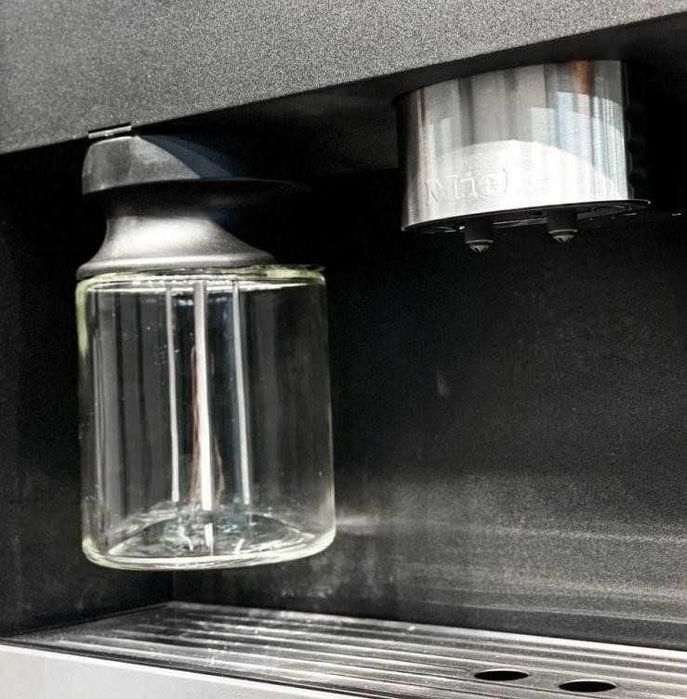 Кавомашина Miele / Милле CVA 6401 / хром чорна, 2 кави, вбуд.