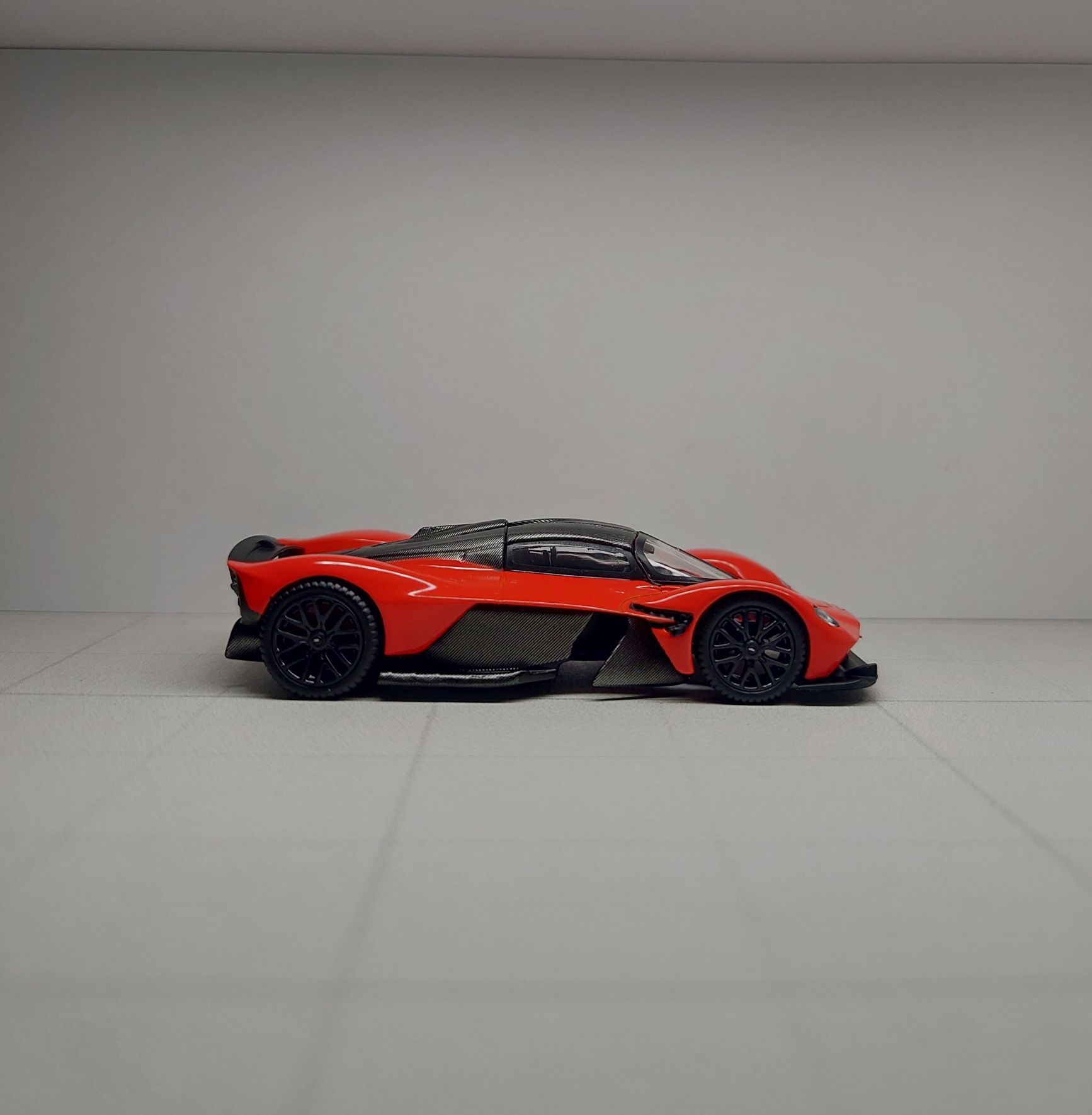 Aston Martin Valkyrie Mini GT
