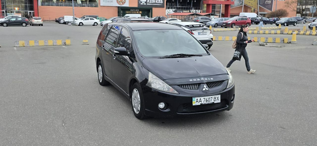 Продам Mitsubishi Grandis 7 мест гбо-4 в отличном состоянии