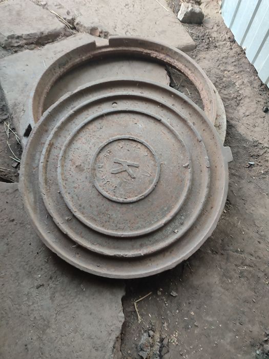 Продам каналізаційний люк