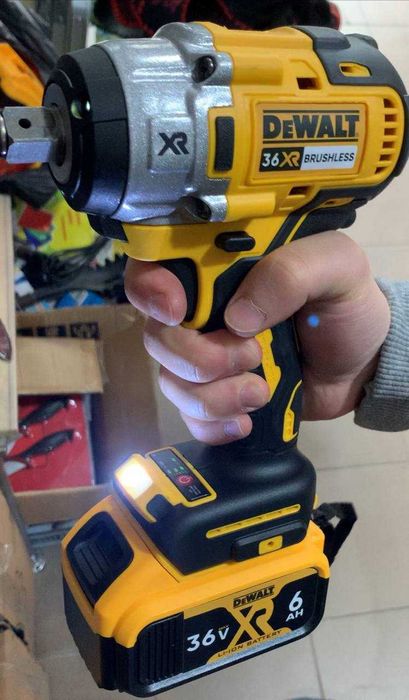 Професійний акумуляторний гайковерт DeWalt DCF922 безщітковий +подарок
