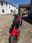 Benelli tnt 125 poucos km