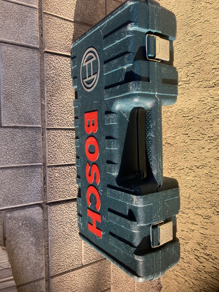 Bosch GSA 1100 E шабельна пила ножовка