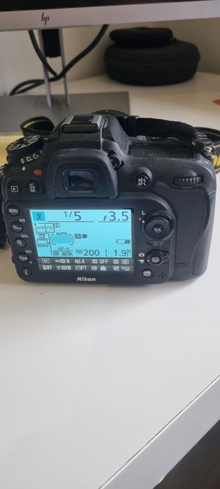 Nikon D7100 com lente 18-200
