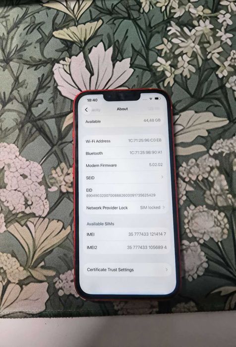 iPhone 13 128GB red with carrier lock