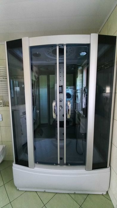 Kabina prysznicowa z radiem i hydromasażem