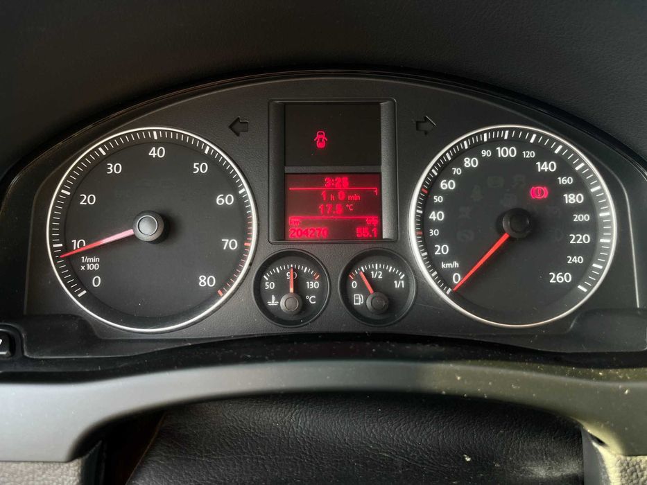 Volkswagen Golf Plus 1.6 МКПП (6-ступка)