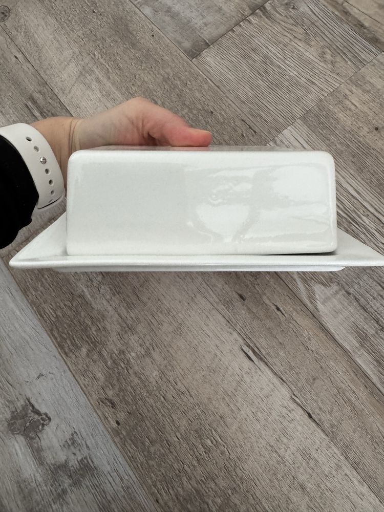 Porcelanowa biała maslenica