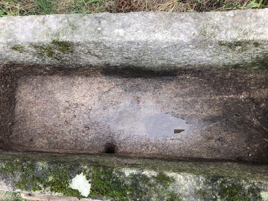 Pias antigas em pedra em excelente estado.