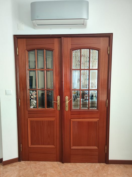 Vende-se portas madeira