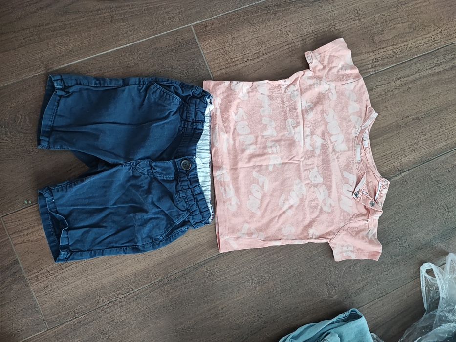Komplet na lato chłopiec 86 Reserved h&m t-shirt spodenki krótkie