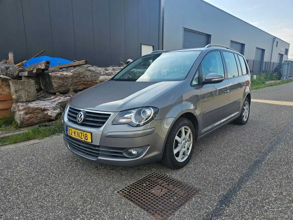 Разборка VW Touran  бампер б/у автозапчастини