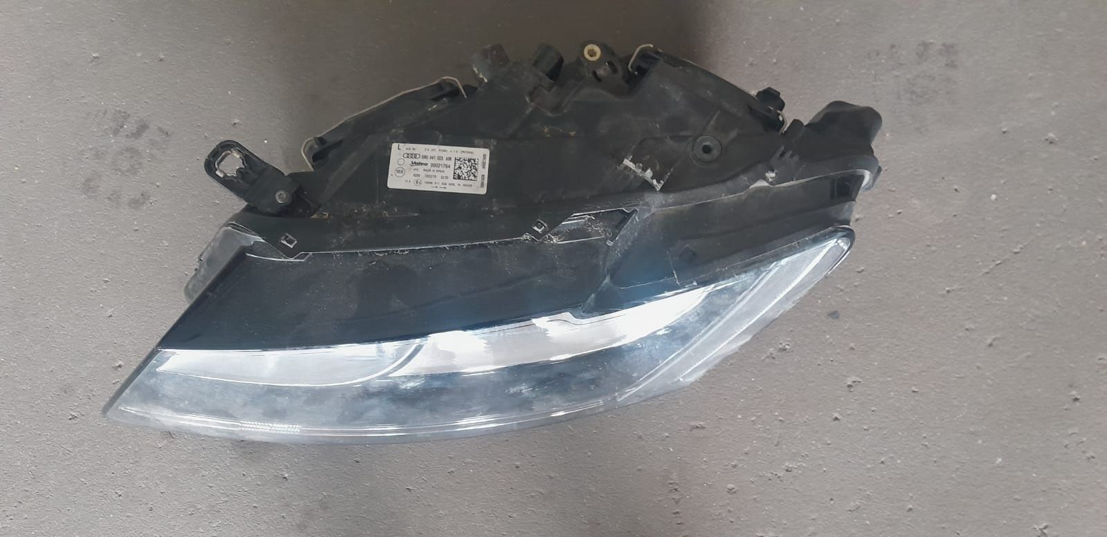 AUDI Q5 8R 8R0 Lampa Przednia Lewa Zwykła