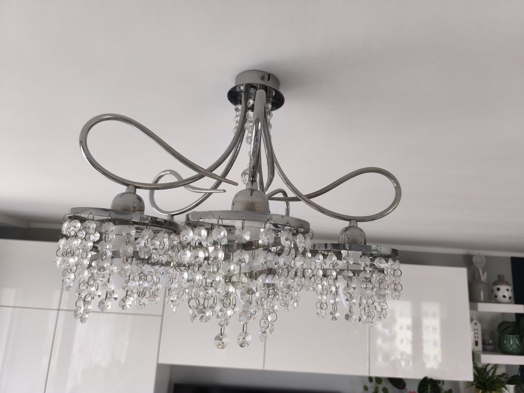 Lampa z kryształkami
