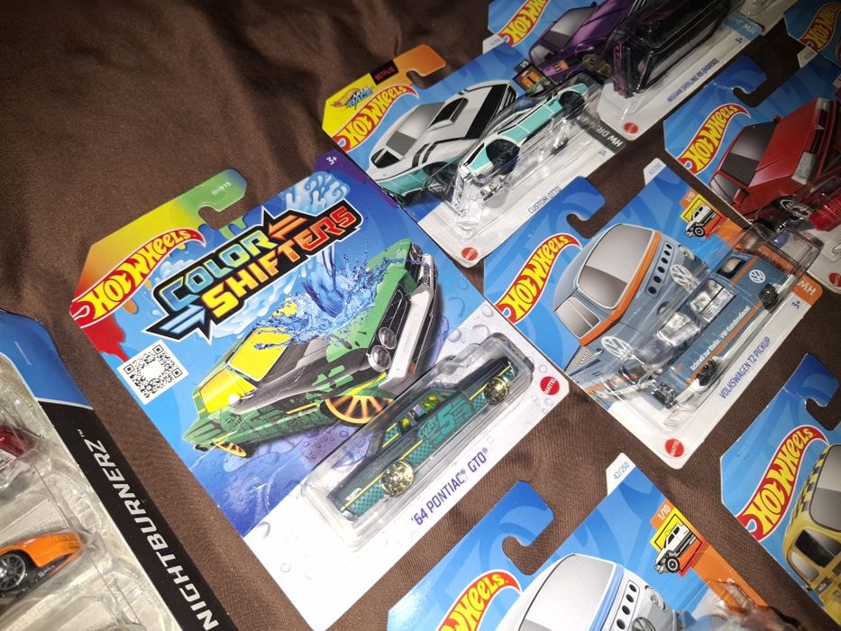 Колекція Hot Wheels 28 моделей нові