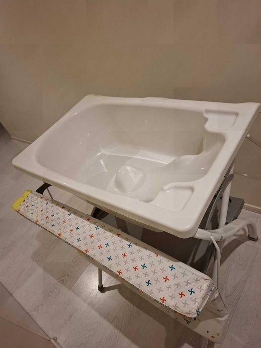 Fraldario com banheira desmontável marca BREVI. Baixa de preço