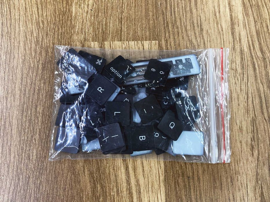 Teclas de substituição para MacBook Pro 13 M1 (A2338) / Keycaps A2338