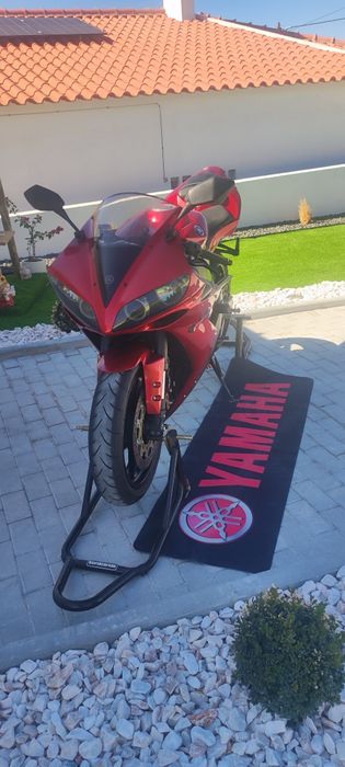 Yamaha R1 - 2004