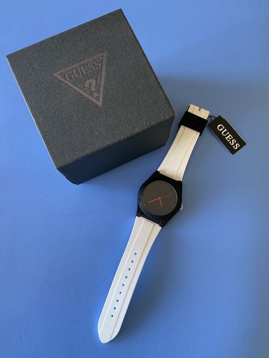 Годинник жіночій Guess! Новий!