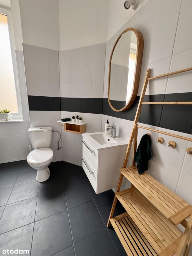 Przestronny, w pełni urządzony apartament w centru