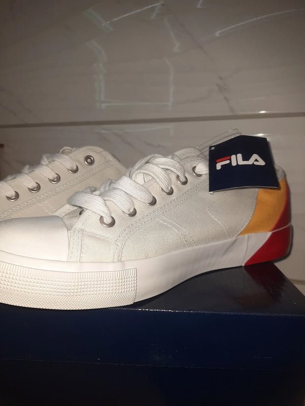 Białe trampki FILA