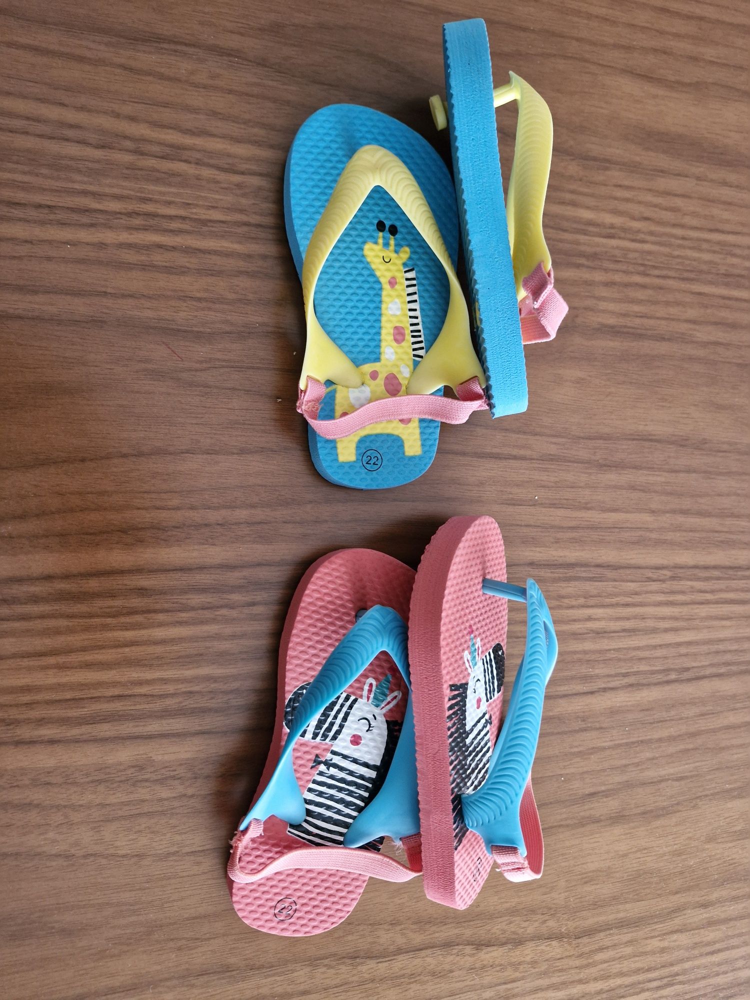 Chinelos de dedo havaianas criança_22_como novo