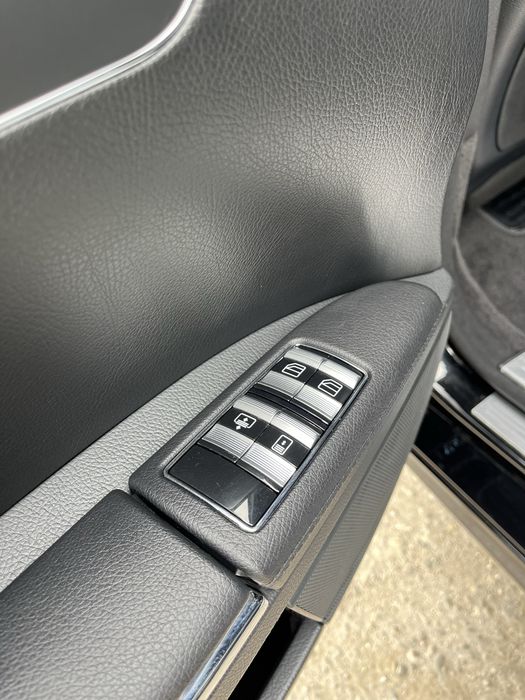 Mercedes.     w221   s-class!