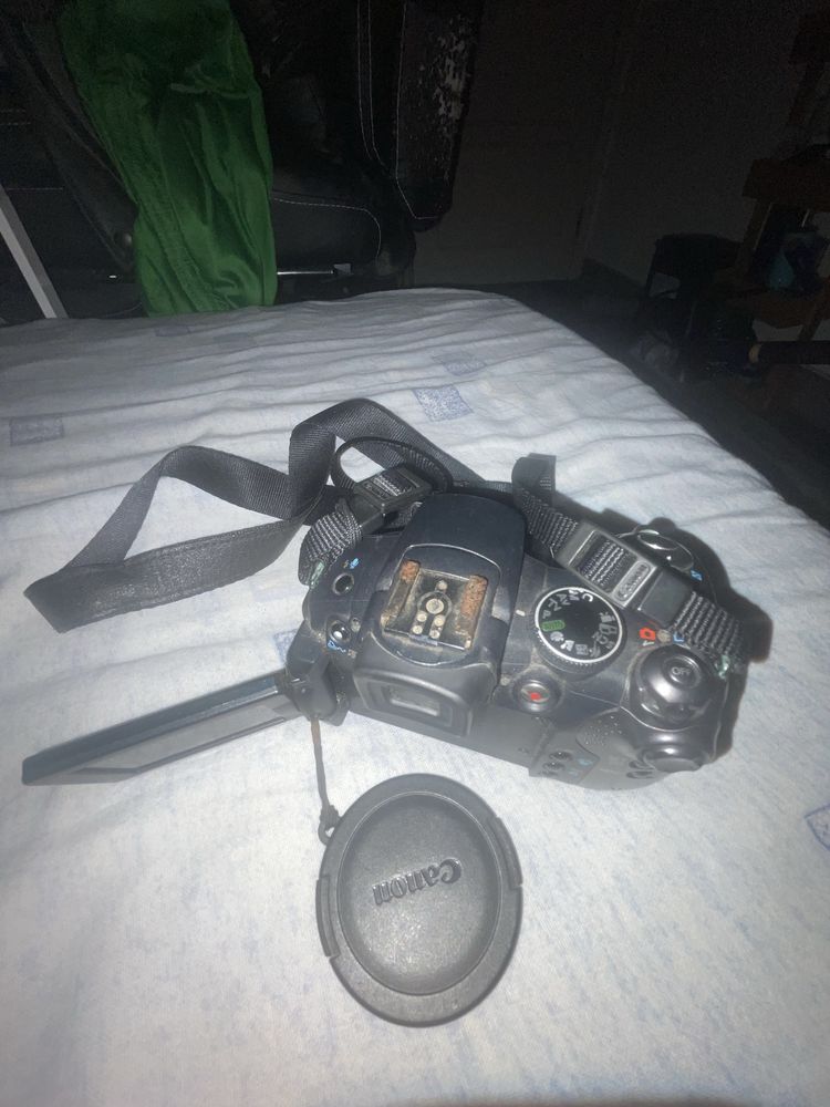Camera canon semi usada