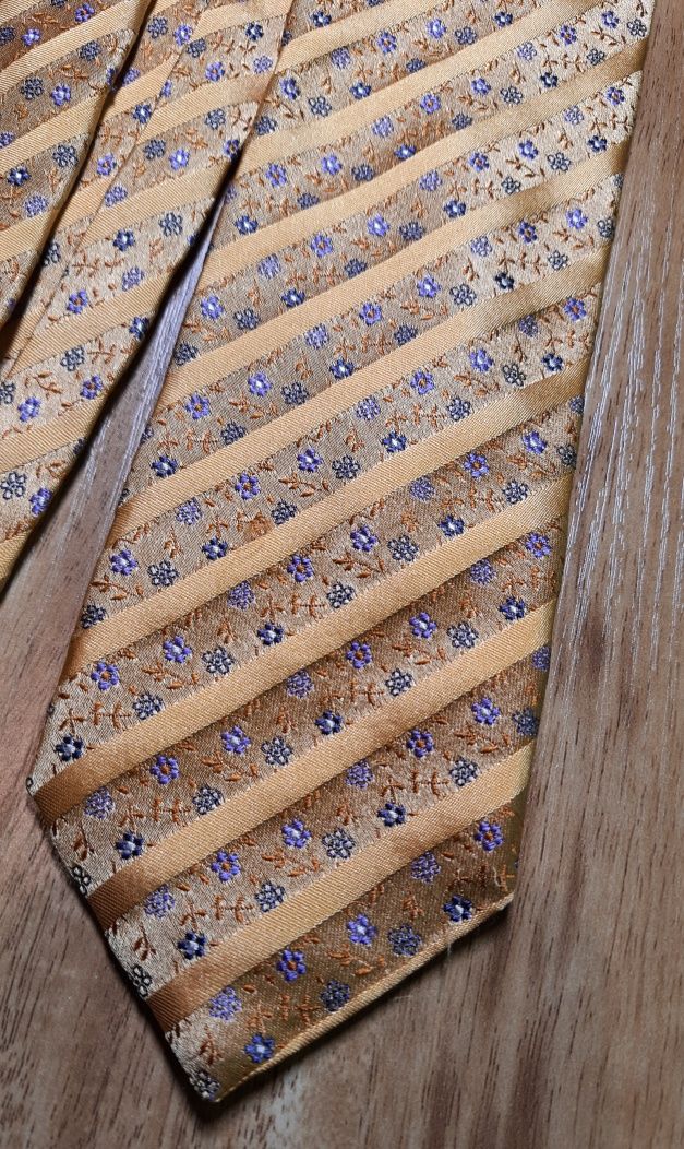 Krawat Tino Cosma Jedwabny Złoty w Niebieskie Kwiaty