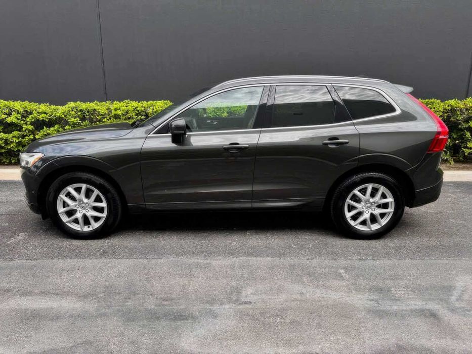 Volvo XC60 T5 Momentum      2018