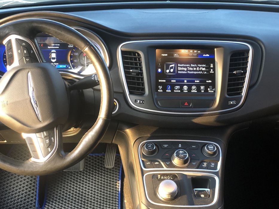 Chrysler 200 хамеліон синій