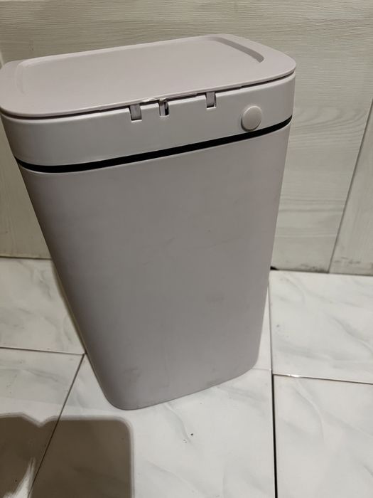 Kosz na smieci elektryczny
