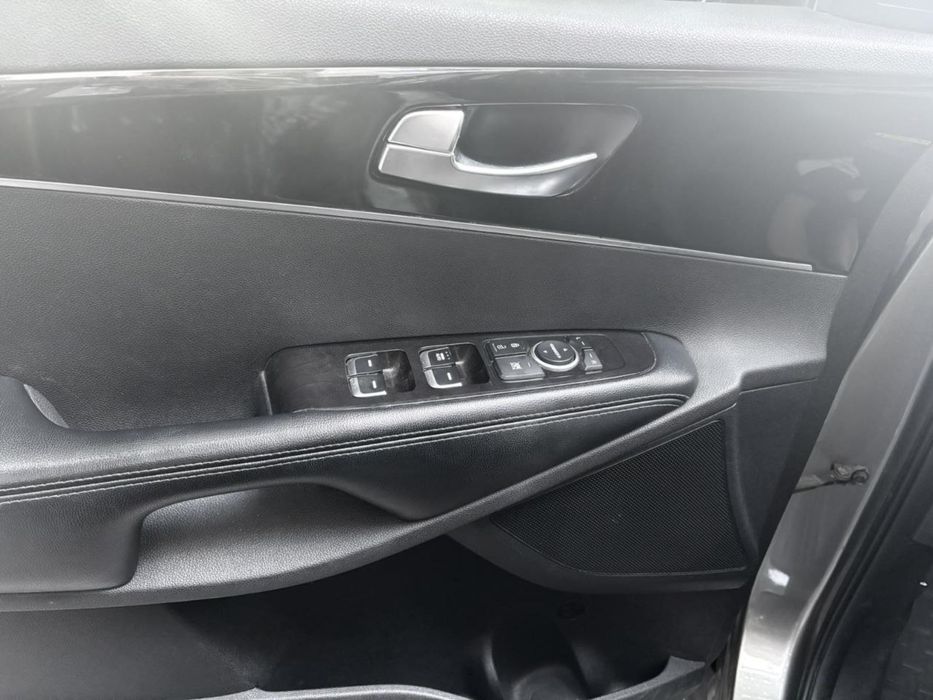 Продам машину KIA sorento