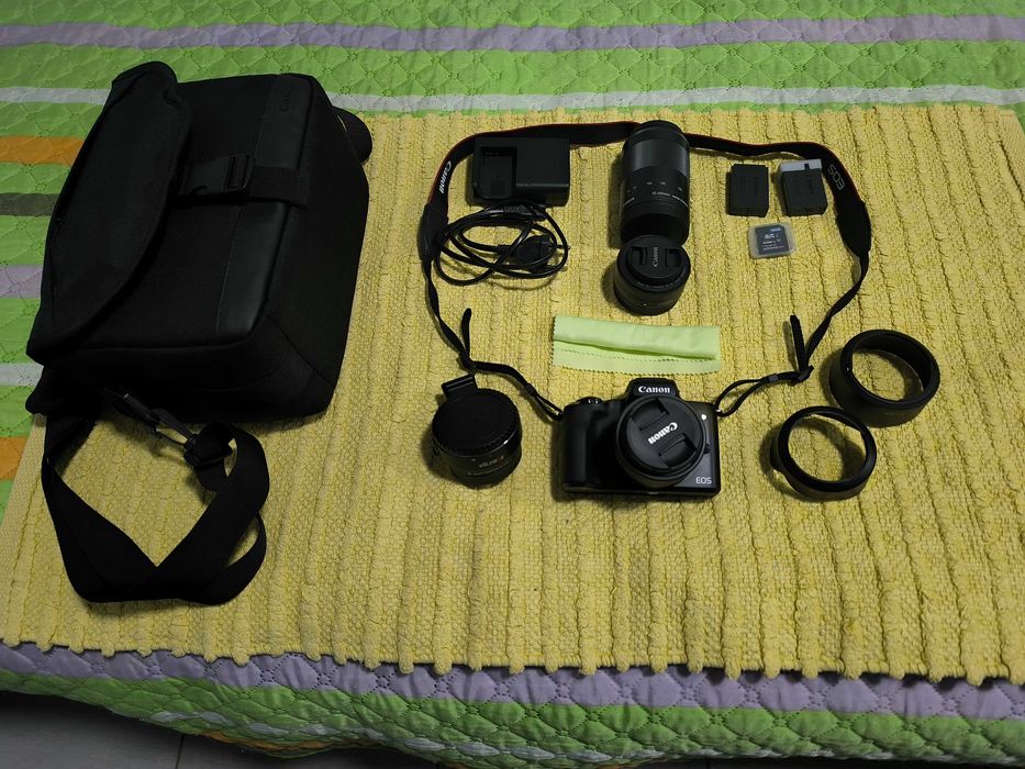 Canon EOS M50 Mark II + 3 Lentes + Acessórios (excelente estado)