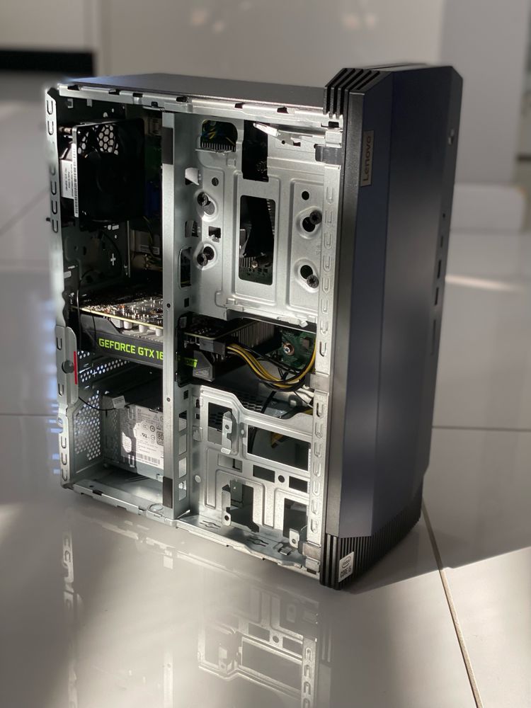 Komputer gamingowy Lenowo i5