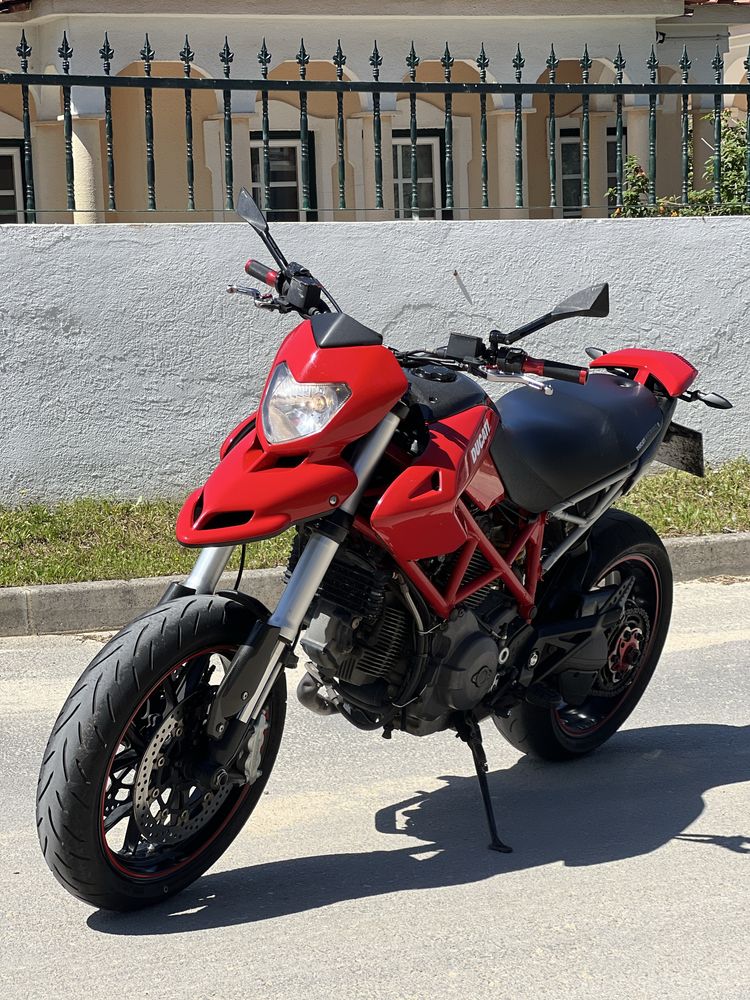 Ducati Hypermotard 796