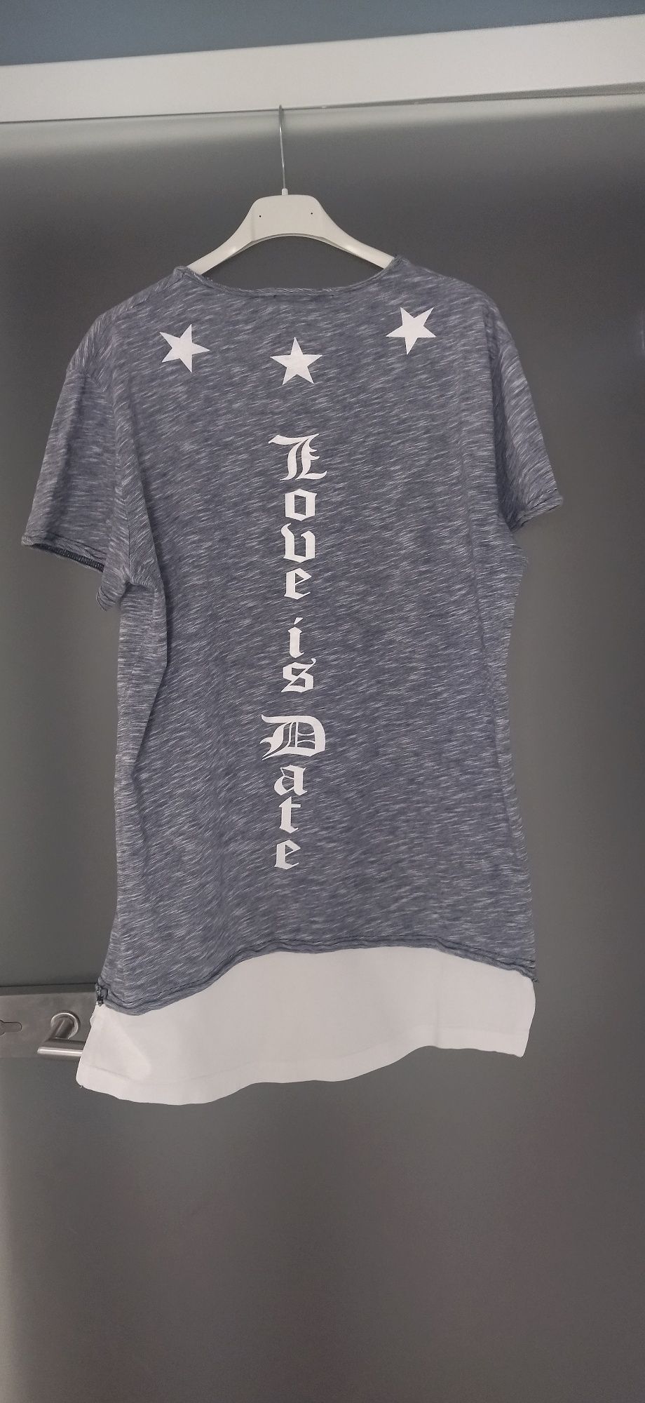 Męski przedłużany T-shirt